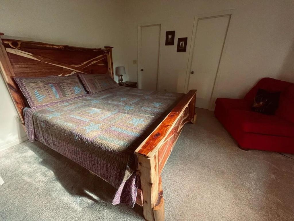 Cabin With Treehouse Views, 3 King Beds, 4 Bunks, And Large Hot Tub! Gatlinburg Exterior photo