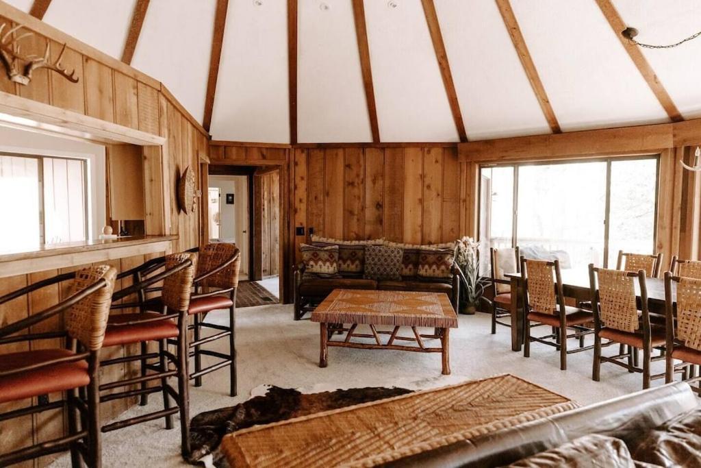 Cabin With Treehouse Views, 3 King Beds, 4 Bunks, And Large Hot Tub! Gatlinburg Exterior photo