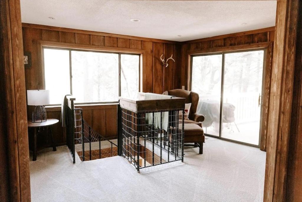 Cabin With Treehouse Views, 3 King Beds, 4 Bunks, And Large Hot Tub! Gatlinburg Exterior photo